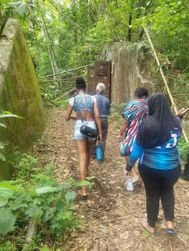 trail_group_door